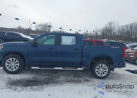 2021 Chevrolet Silverado 1500 4Wd Short Bed Custom z USA, uszkodzony, nr VIN 1GCPYBEKXMZ152298